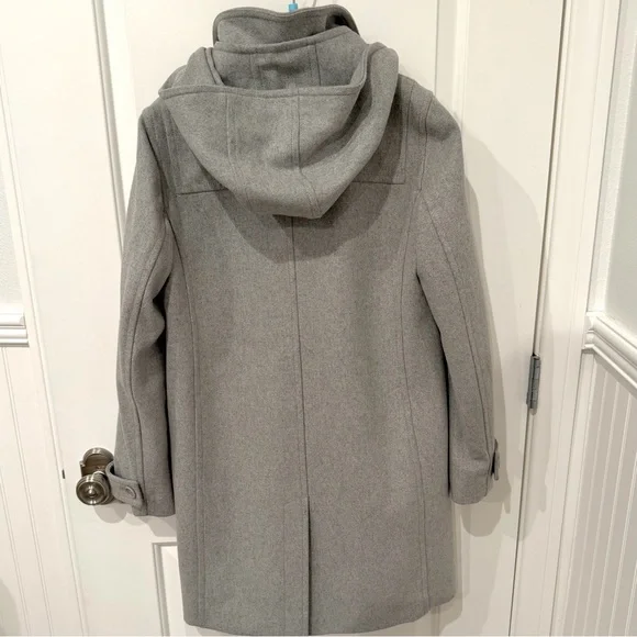 J.CREW WOOL MELTON
TOGGLE COAT HTHR LIGHT GREY SIZE 8 GREAT CONDITION - Picture 10 of 11